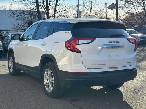 Summit White 2024 GMC Terrain SLE