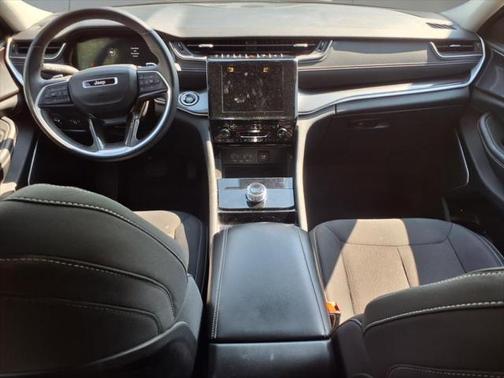 2022 Jeep Grand Cherokee L Laredo