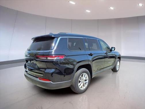 2022 Jeep Grand Cherokee L Laredo