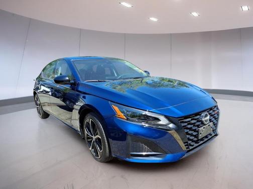 Deep Blue Pearl 2024 Nissan Altima SR Intelligent AWD