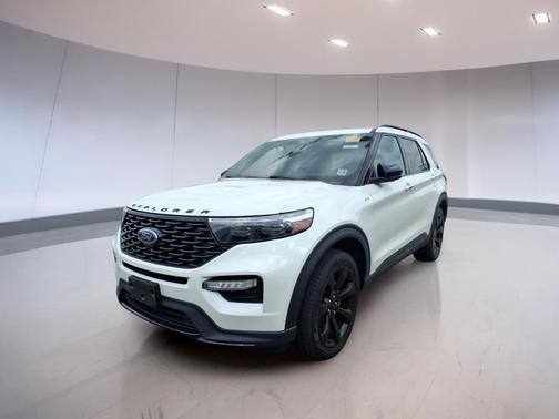 Star White Metallic Tri-Coat 2023 Ford Explorer ST-Line