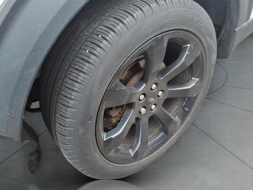 Star White Metallic Tri-Coat 2023 Ford Explorer ST-Line