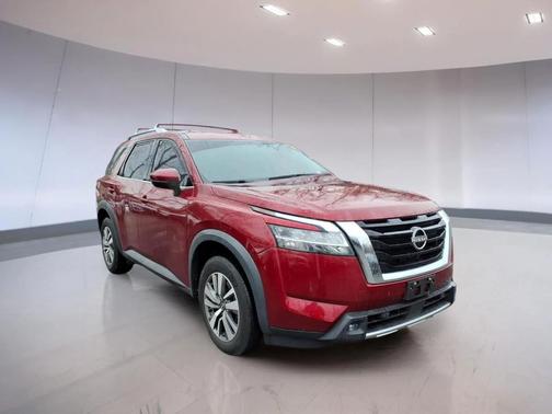 2022 Nissan Pathfinder SL 4WD