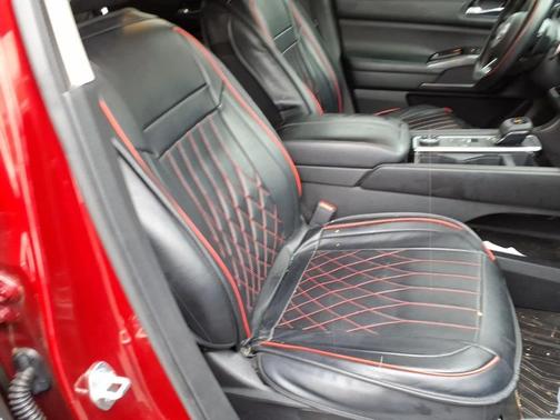 2022 Nissan Pathfinder SL 4WD