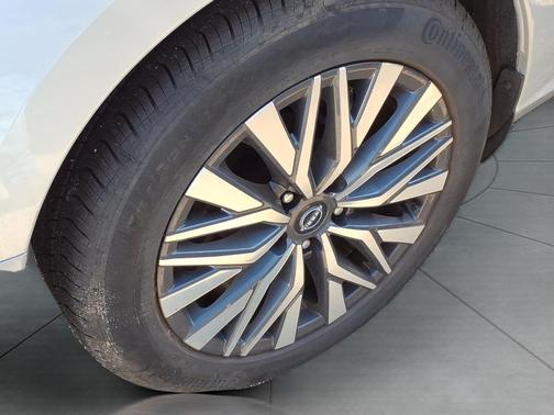 Brilliant Silver 2023 Nissan Altima 2.5 SV