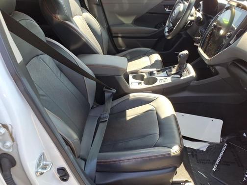 Crystal White Pearl 2024 Subaru Crosstrek Limited