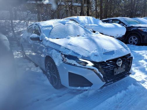 2023 Nissan Altima SR FWD