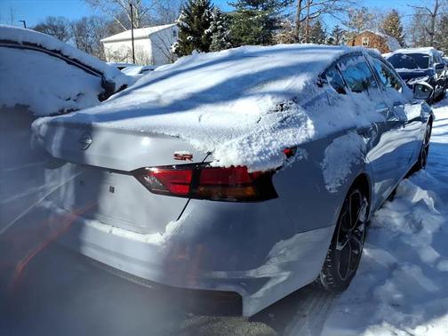 2023 Nissan Altima SR FWD