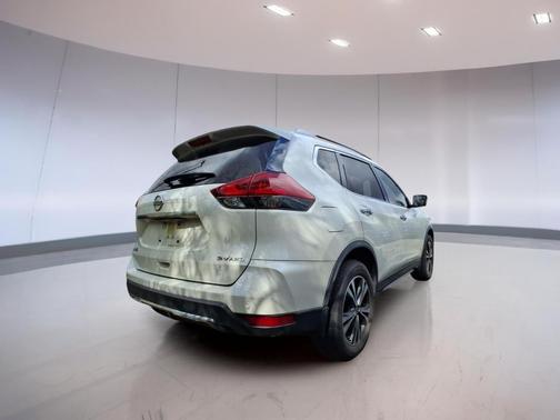Glacier White 2019 Nissan Rogue SV