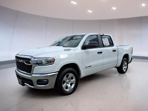 Bright White Clearcoat 2025 RAM 1500 Big Horn/Lone Star