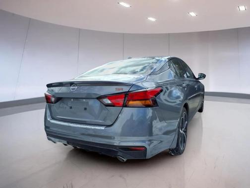 2023 Nissan Altima SR FWD