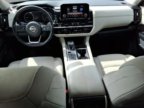 2022 Nissan Pathfinder SV 4WD