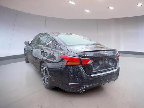 2023 Nissan Altima SR FWD