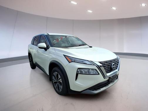 Pearl White Tricoat 2023 Nissan Rogue SV