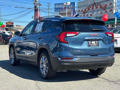 2024 GMC Terrain SLT
