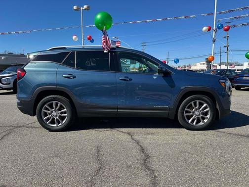 2024 GMC Terrain SLT