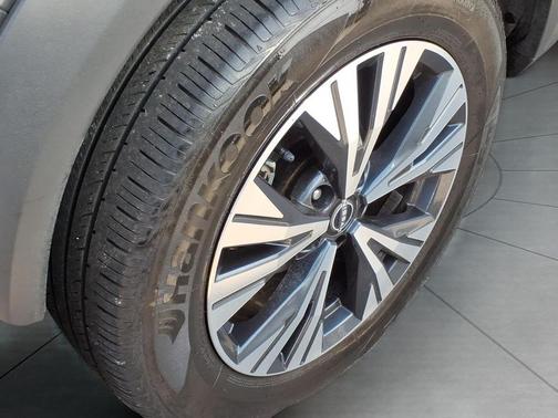 Gun Metallic 2023 Nissan Rogue SV