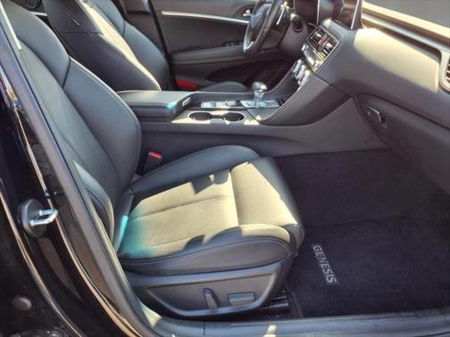 2022 Genesis G70 2.0T AWD