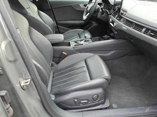 2024 Audi A4 45 S line Premium Plus