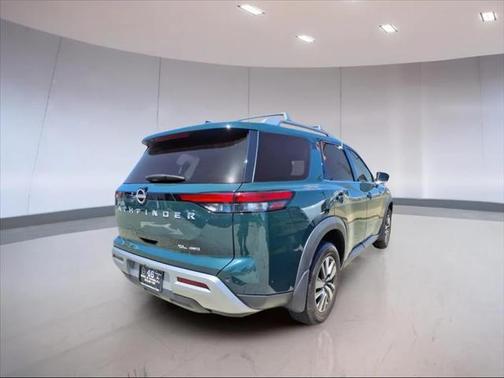 2023 Nissan Pathfinder SL 4WD