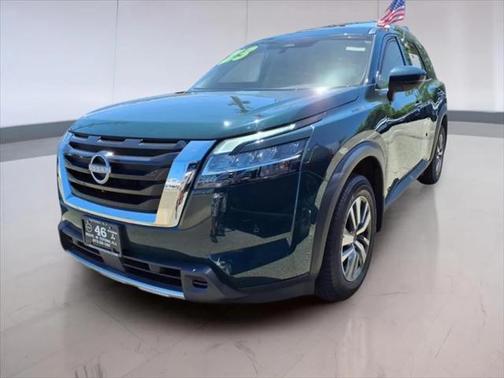 2023 Nissan Pathfinder SL 4WD
