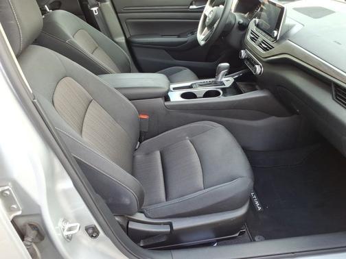 Brilliant Silver Metallic 2024 Nissan Altima 2.5 SV