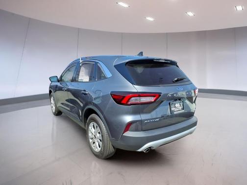 Carbonized Gray Metallic 2023 Ford Escape Active