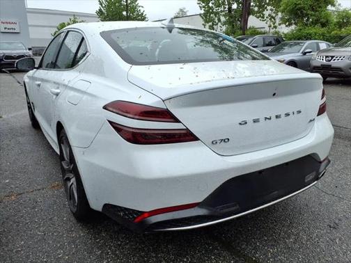 2023 Genesis G70 2.0T AWD