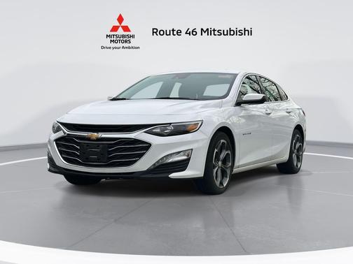 Summit White 2024 Chevrolet Malibu FWD 1LT