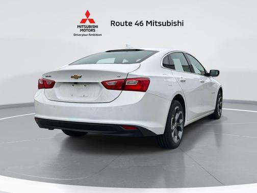 Summit White 2024 Chevrolet Malibu FWD 1LT