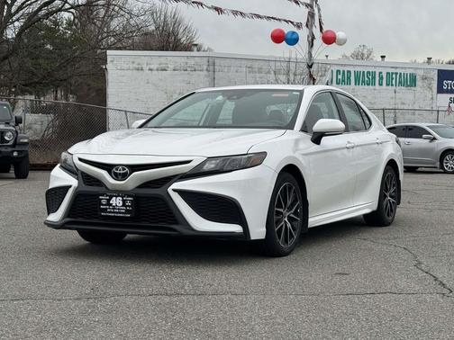 Ice Cap 2024 Toyota Camry SE
