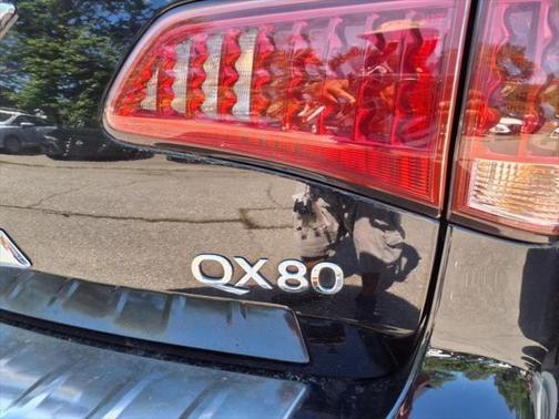 2017 INFINITI QX80 Base