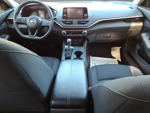 Super Black 2024 Nissan Altima S FWD