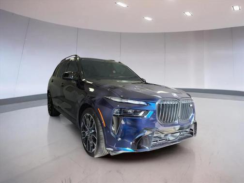 2025 BMW X7 M60i