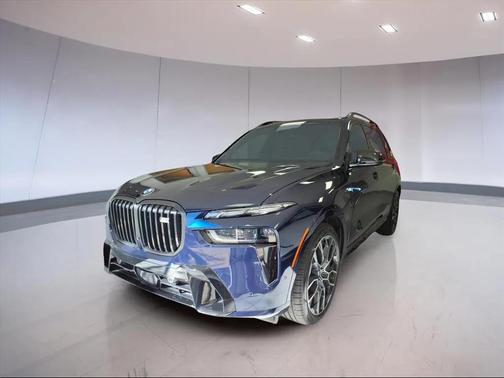 2025 BMW X7 M60i