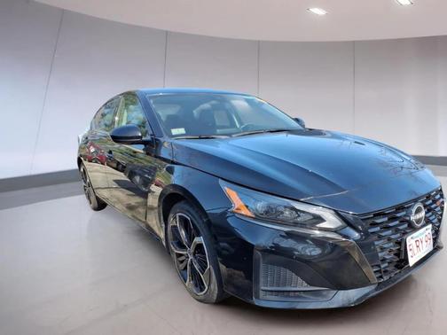 2023 Nissan Altima SR FWD