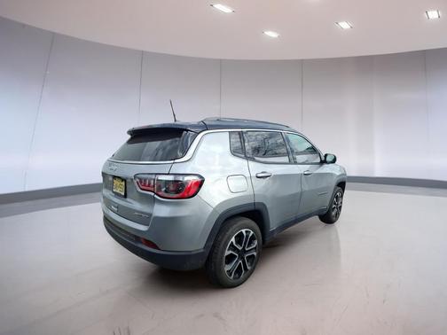 Billet Silver Metallic Clearcoat 2023 Jeep Compass Limited