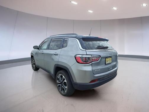 Billet Silver Metallic Clearcoat 2023 Jeep Compass Limited