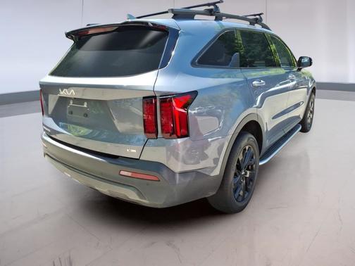 Everlasting Silver 2023 Kia Sorento S