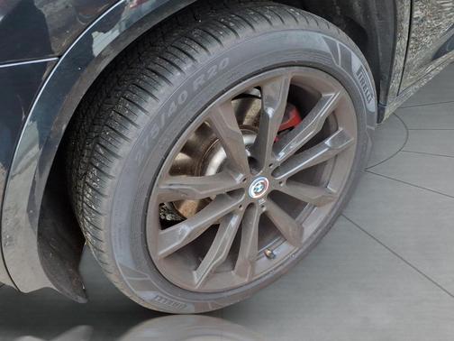 Carbon Black Metallic 2022 BMW X4 M40i