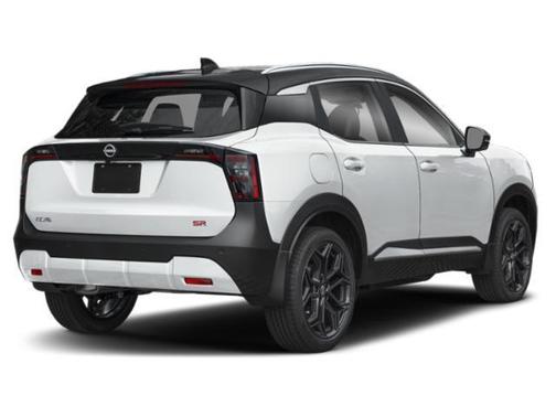 Aspen White Tricoat/Super Black 2026 Nissan Kicks SR