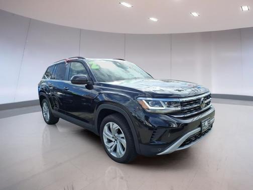 Deep Black Pearl 2022 Volkswagen Atlas 3.6L SE w/Technology
