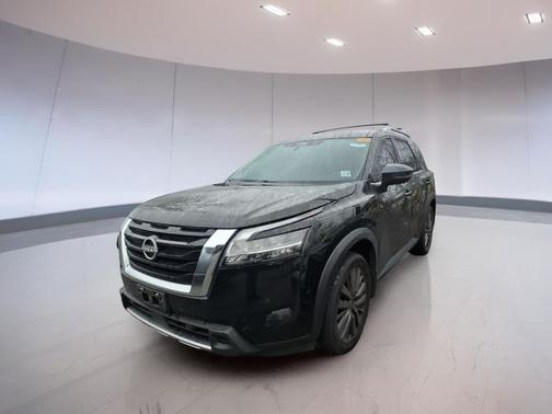 2023 Nissan Pathfinder SL 4WD