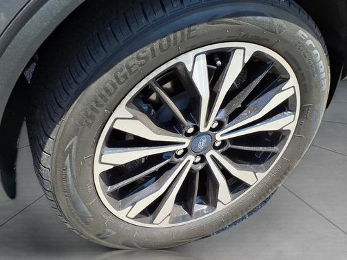 Carbonized Gray Metallic 2022 Ford Escape SEL