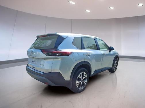 Brilliant Silver Metallic 2023 Nissan Rogue SV