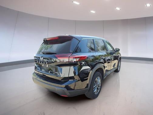 Super Black 2024 Nissan Rogue S