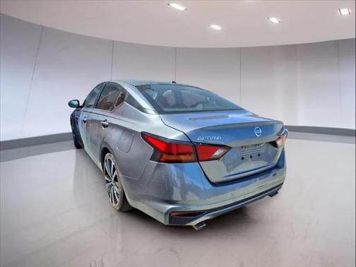 2022 Nissan Altima SR FWD
