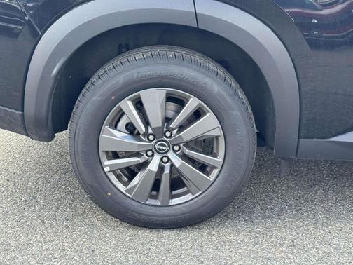 2024 Nissan Pathfinder SV 4WD