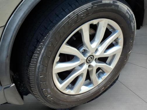 Brilliant Silver 2017 Nissan Rogue SV