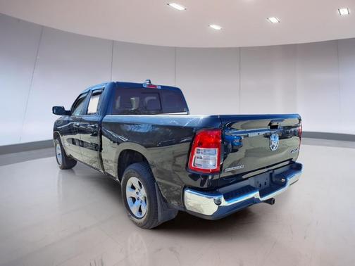 Diamond Black Crystal Pearlcoat 2022 RAM 1500 Big Horn/Lone Star